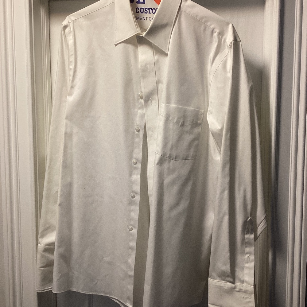 Men’s French cuff dress shirt